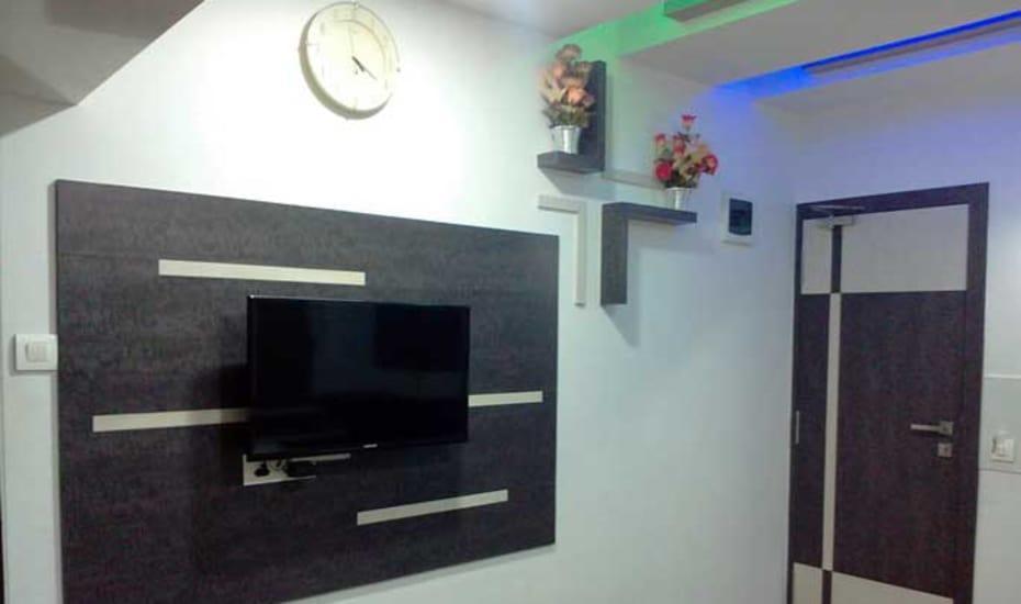Hotel Decent Surat Luaran gambar